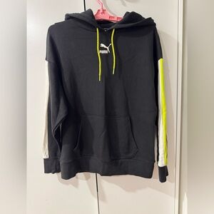Puma women’s hoodie and joggers set